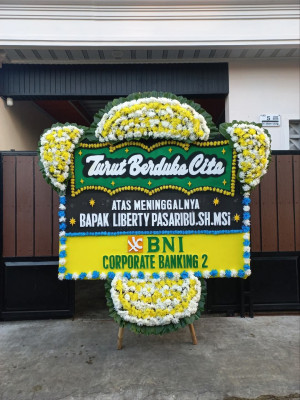 Papan Bunga Duka di Pinaesaan